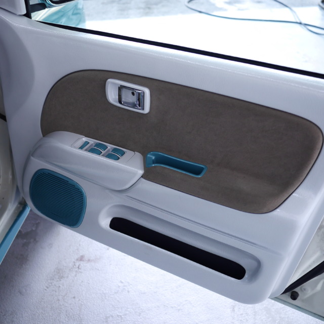 ミラジーノカスタム 内装ペイント | 自動車のキズ・ヘコミ・事故修理  